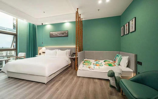 错峰游【自贡国际恐龙灯会+ 斯尔特酒店(自贡方特恐龙王国店)】
🏮错峰看灯会，亲子周边两日游 商品图4