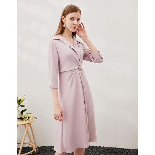 EITIE爱特爱春季新款优雅五分袖V领显瘦收腰过膝连衣裙6907628 商品图3