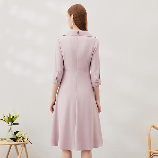 EITIE爱特爱春季新款优雅五分袖V领显瘦收腰过膝连衣裙6907628 商品图4