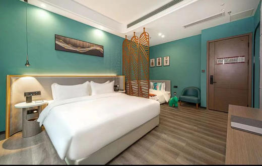 错峰游【自贡国际恐龙灯会+ 斯尔特酒店(自贡方特恐龙王国店)】
🏮错峰看灯会，亲子周边两日游 商品图3