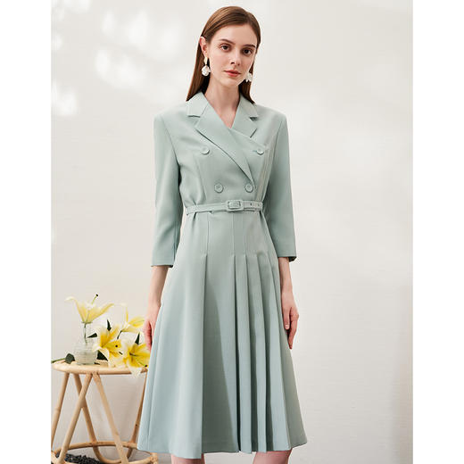 EITIE爱特爱春季新品西装V领优雅束腰显瘦百褶连衣裙6907624 商品图2