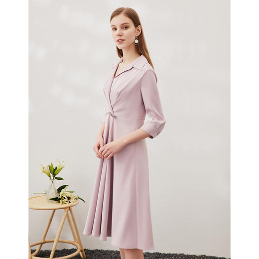 EITIE爱特爱春季新款优雅五分袖V领显瘦收腰过膝连衣裙6907628 商品图2