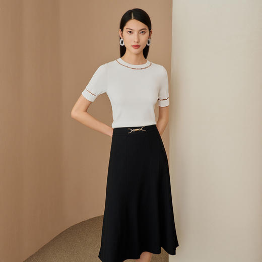 EITIE爱特爱春季新款时尚个性镂空显瘦针织衫6901612 商品图3