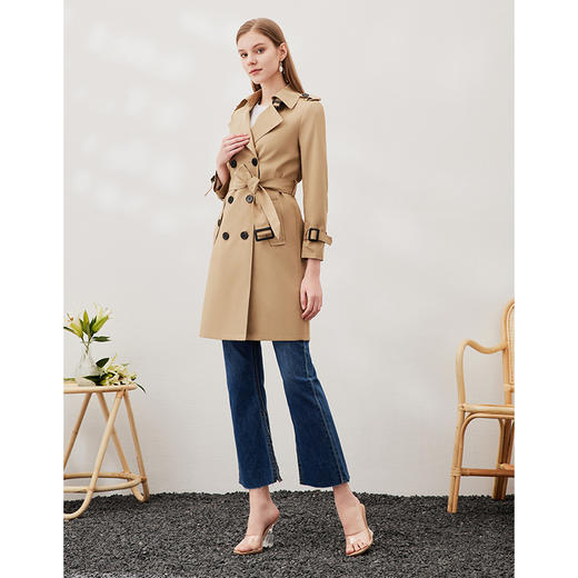 EITIE爱特爱经典双排扣气质翻领中长风衣外套卡其色春季新款A2304101 商品图3