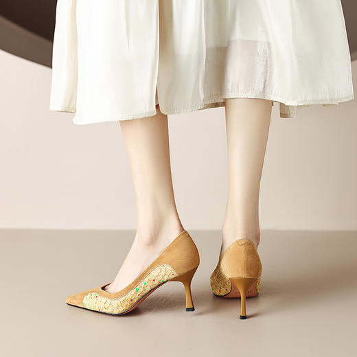 时尚优雅，鱼皮+羊猄皮尖头高跟鞋ZF3380 商品图1