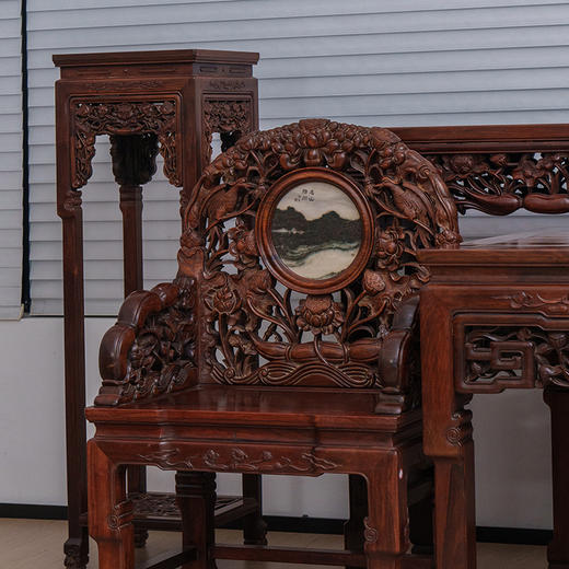 二十世纪 红木满雕荷花纹中堂成套（一堂十八件） 商品图1