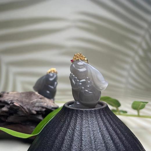 18K金镶和田玉烟紫兔子吊坠 商品图0