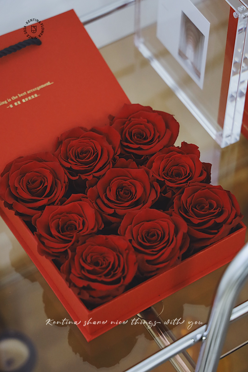 Kentina布莱卡永生花方形九朵玫瑰礼盒附亚克力相框