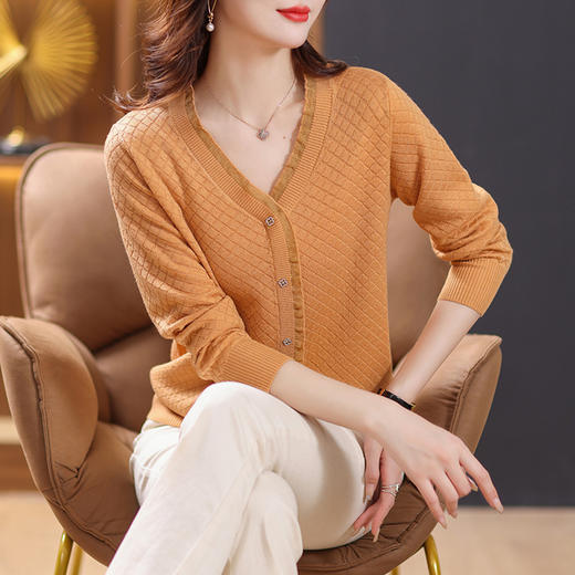 V领蕾丝针织打底衫女，秋冬春装新款女士毛衣假两件上衣短款CC-101-89215 商品图3