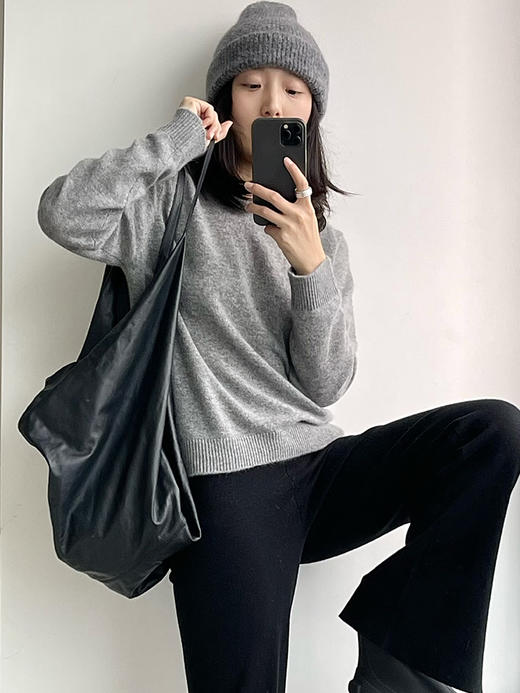 322工房轻柔触感纯山羊绒圆领针织衫2022冬款纯色打底套头衫A994 商品图3