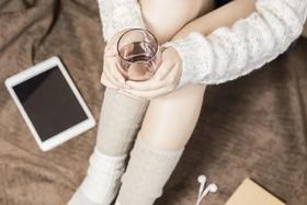 喝水也伤肾？5个伤肾的动作，你可能每天都在做