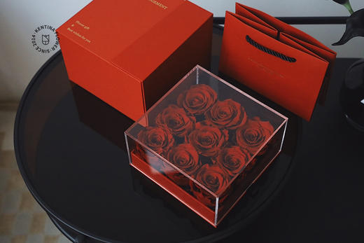 Kentina布莱卡永生花方形九朵玫瑰礼盒附亚克力相框 商品图1