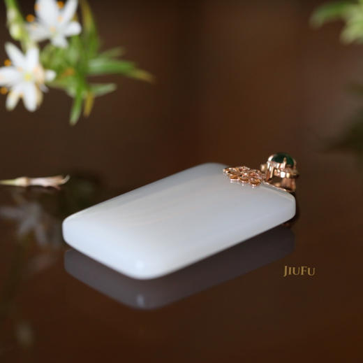 18K玫瑰金和田玉（白玉）镶钻吊坠--岁岁无虞/无事牌40*25*7mm 商品图3