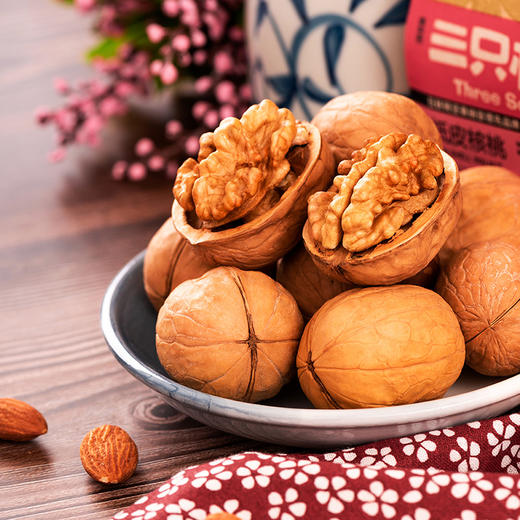 三只松鼠纸皮核桃210g 新货零食坚果特产薄皮大个核桃干果原味 商品图1