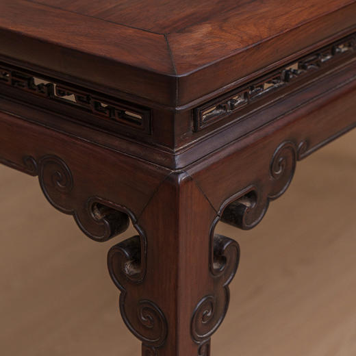 清 红木束腰马蹄腿如意云纹条桌 商品图4