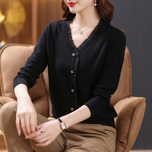 V领蕾丝针织打底衫女，秋冬春装新款女士毛衣假两件上衣短款CC-101-89215 商品图2