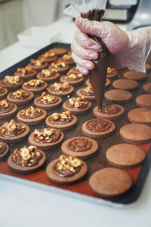 LITTLE WITCH榛果巧克力布列塔尼1块 商品图2