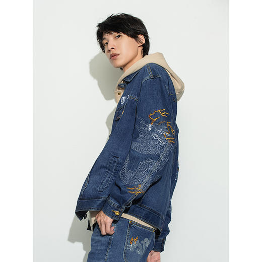 Lee宫廷文化“龙随型动”潮服22秋冬新品舒适蓝男外套LMT003647 商品图3