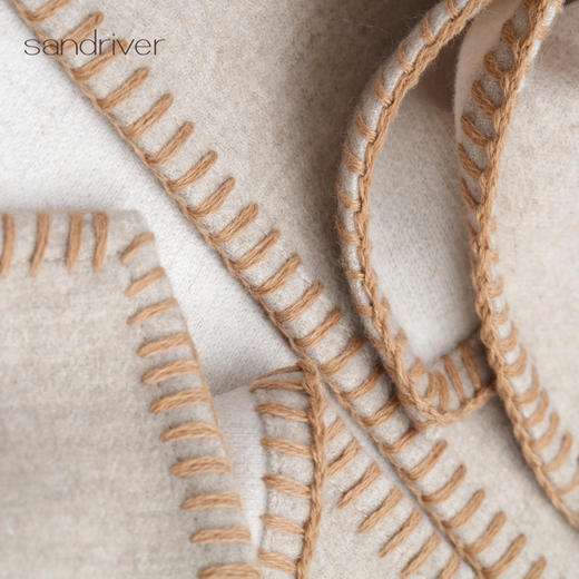 羊绒锁边U型披肩 SJF95P708B 商品图3