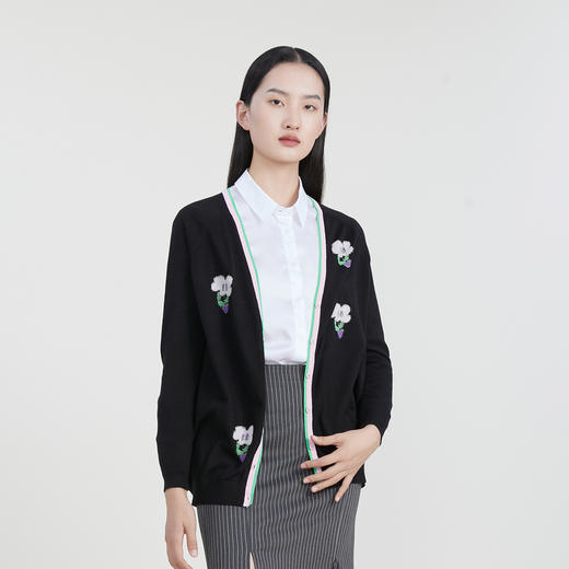 谜底中长款针织开衫女2023春新款时尚绣花宽松毛衫外套231MZ0323 商品图0