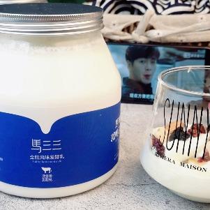 s 【近期生产】马三三家庭装原味酸奶1kg 商品图3