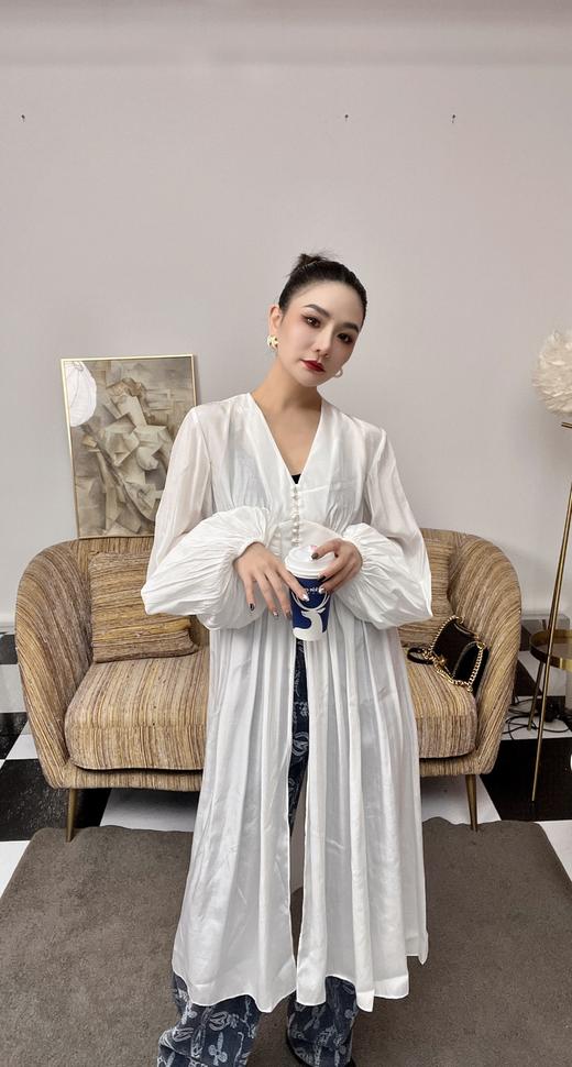 臣禾灯笼袖长款连衣裙 K211021977【奥莱】 商品图3