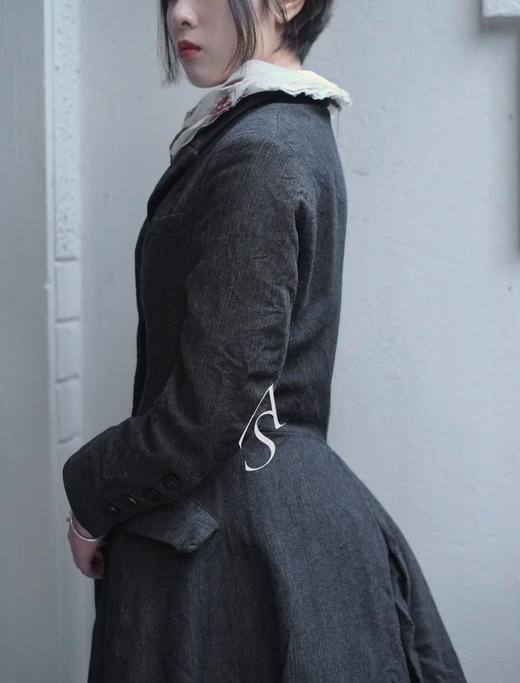 Paul Harnden 深灰色收腰裙摆长外套 商品图3