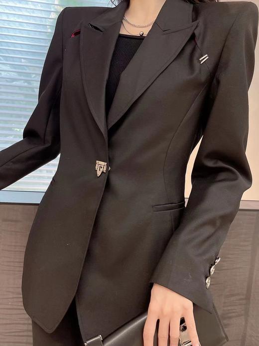 垫肩收腰西装 商品图2