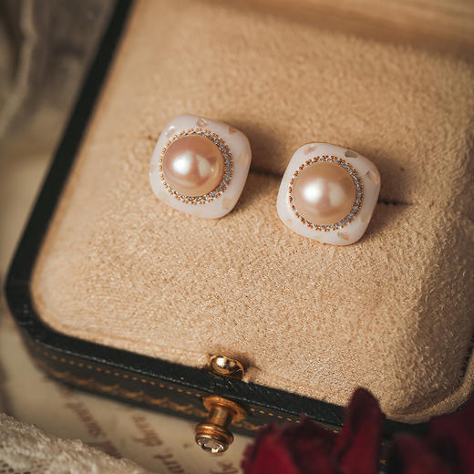 Manreya玛芮雅“珍珠奶酪”法式复古珍珠耳钉 商品图5
