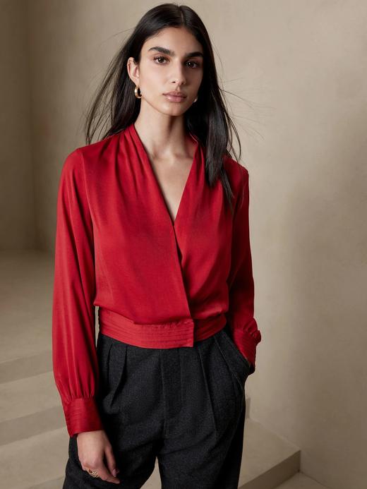 ￥299到手！BR香蕉共和国 新款设计款气质V领上衣 正红色绝绝子 商品图0