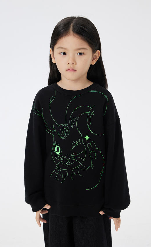 JNBY  23年春款  全棉兔子印花圆领套头卫衣  1N2414860 商品图6