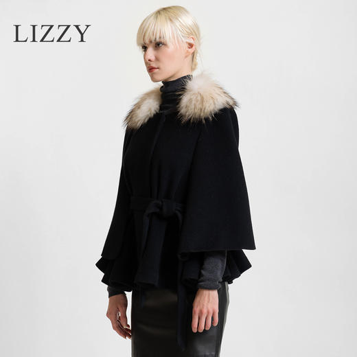 LIZZY 秋冬英伦风可脱卸貉子毛领斗篷款腰带修饰外套6011 商品图2