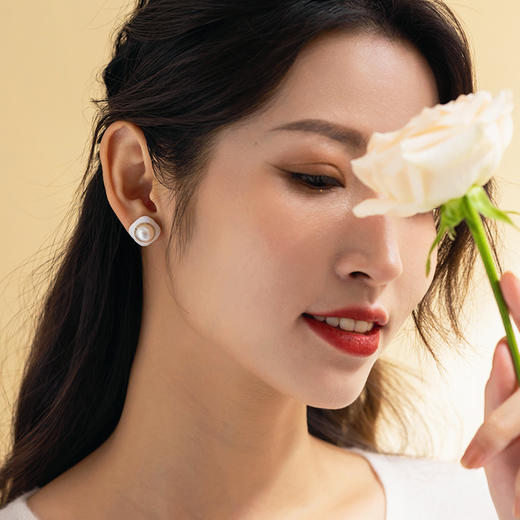 Manreya玛芮雅“珍珠奶酪”法式复古珍珠耳钉 商品图2