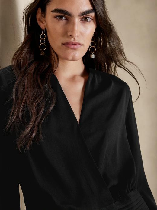 ￥299到手！BR香蕉共和国 新款设计款气质V领上衣 正红色绝绝子 商品图3