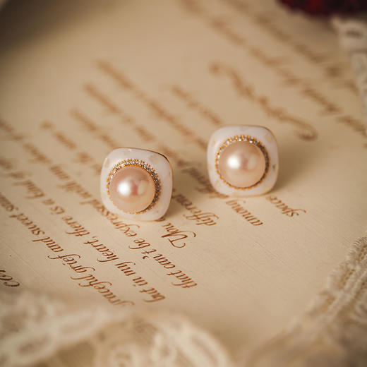 Manreya玛芮雅“珍珠奶酪”法式复古珍珠耳钉 商品图6