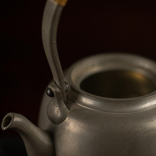翡翠钮锡制提梁壶 商品图4