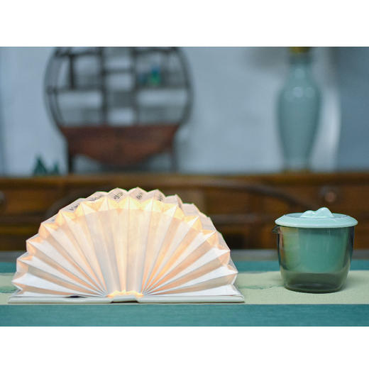 羽诗制造出品 山水心源套装阳明折叠书本灯青瓷茶具文创礼盒 商品图0