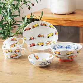 日本进口碗儿童餐具餐盘 家用卡通小碗陶瓷饭碗大碗面碗汤碗 缤纷车世界(红)