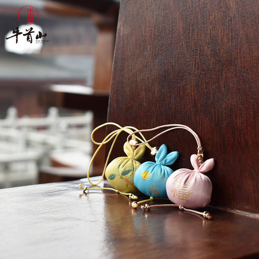 牛首送福福兔香囊牛首山文创福字祈福随身香薰手机挂件 商品图2