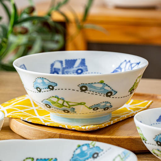 日本进口碗儿童餐具餐盘 家用卡通小碗陶瓷饭碗大碗面碗汤碗 缤纷车世界(蓝) 商品图4