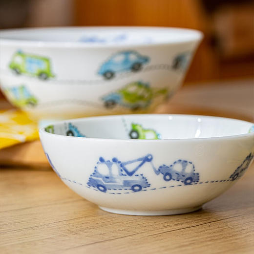 日本进口碗儿童餐具餐盘 家用卡通小碗陶瓷饭碗大碗面碗汤碗 缤纷车世界(蓝) 商品图3