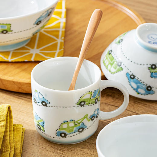 日本进口碗儿童餐具餐盘 家用卡通小碗陶瓷饭碗大碗面碗汤碗 缤纷车世界(蓝) 商品图1