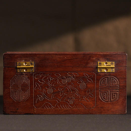 清 红木鱼跃龙门文房箱 商品图1