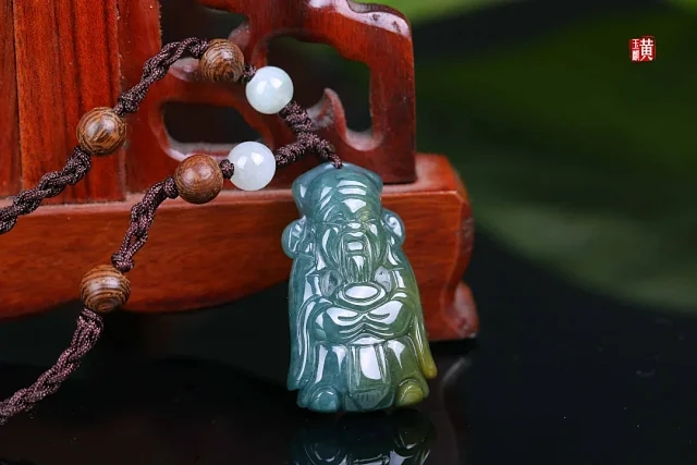 天然翡翠【财神】吊坠  配精美编织挂绳