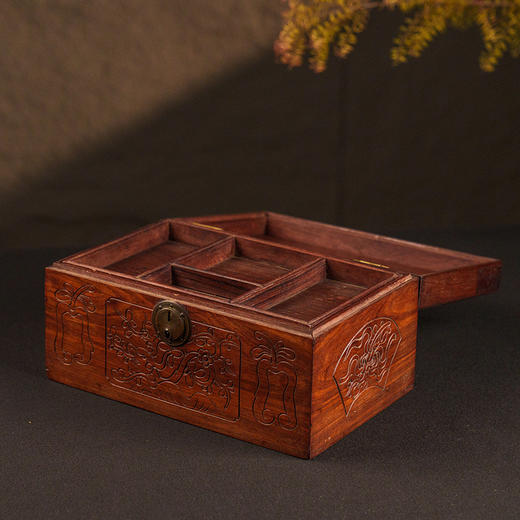 清 红木鱼跃龙门文房箱 商品图3