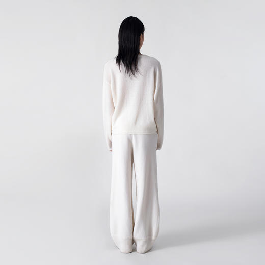 322工房混纺羊毛针织衫女2023年新款秋长袖宽松圆领落肩袖套头衫 商品图3