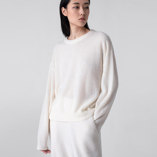 322工房混纺羊毛针织衫女2023年新款秋长袖宽松圆领落肩袖套头衫 商品图1