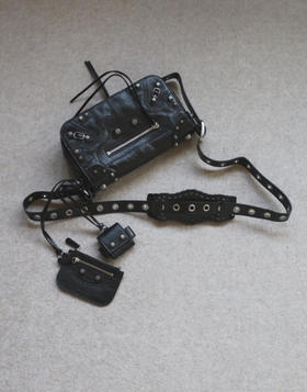 Are You Ready 来喽 哈！巴黎 油蜡裂纹 羊皮 机车元素 斜跨包 两款入