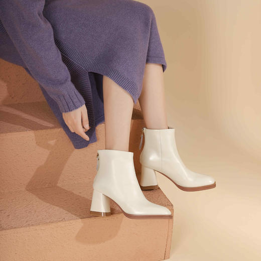 西村名物22年秋冬欧美新款方头短靴复古风粗跟休闲靴短筒高跟靴百搭女靴44901 商品图0