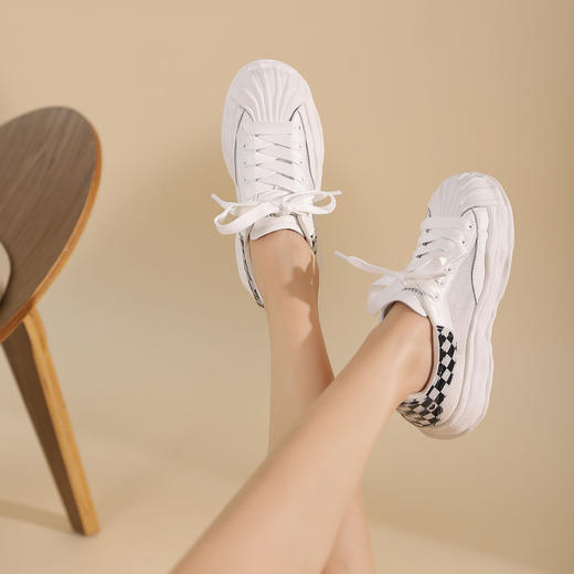 西村名物2022年夏季新款棋盘格贝壳头透气网纱小白鞋10321 商品图0
